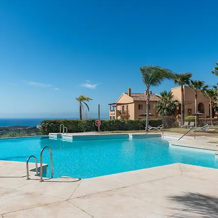 Family With Sea Views In Hacienda De Cifuentes Estepona